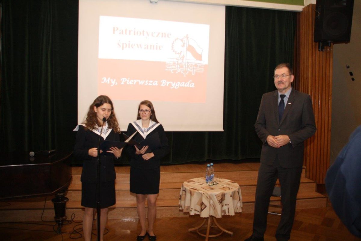 Dolnośląski Kurator Oświaty spotkał się z uczniami Liceum Ogólnokształcącego Sióstr Urszulanek UR